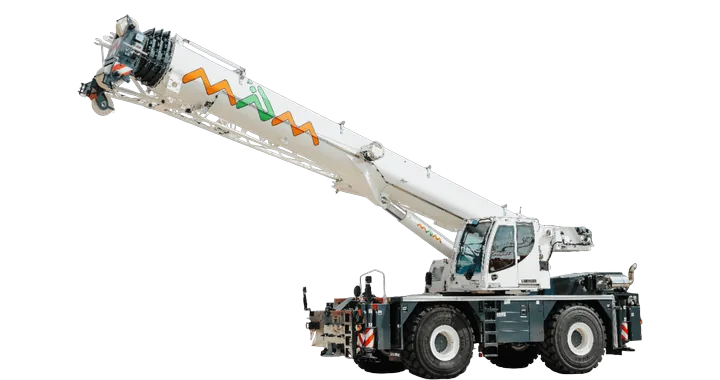 Grúa todo terreno Liebherr blanca con el logo de MPM